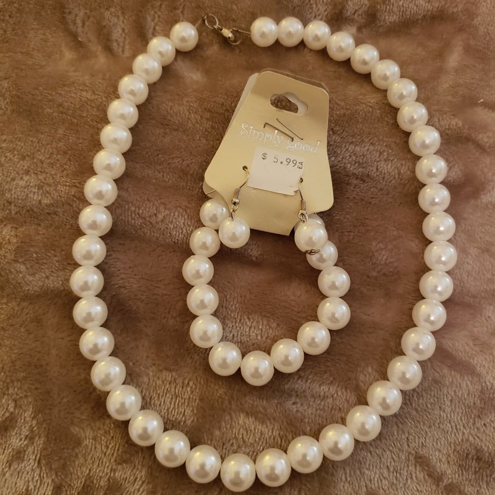 Imitation Pearl Necklace Set